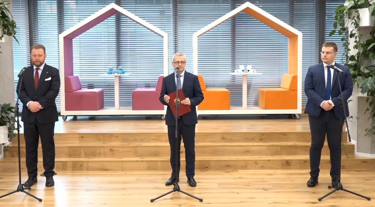 Ministerstwo Cyfryzacji uruchomiło aplikację ProteGO Safe do śledzenia koronawirusa