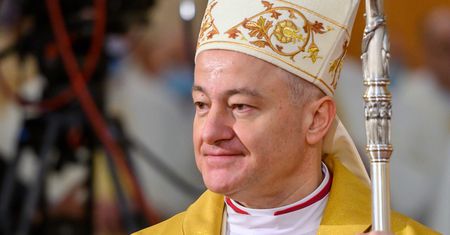 Biskup sosnowiecki zwrócił się do księży. "Świat wytyka nas palcami"