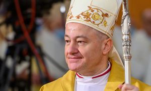 Biskup sosnowiecki zwrócił się do księży. "Świat wytyka nas palcami"