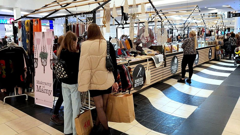 Najczęściej sięgają po nie firmy z branży usługowej oraz transportu i logistyki, czy handlu.