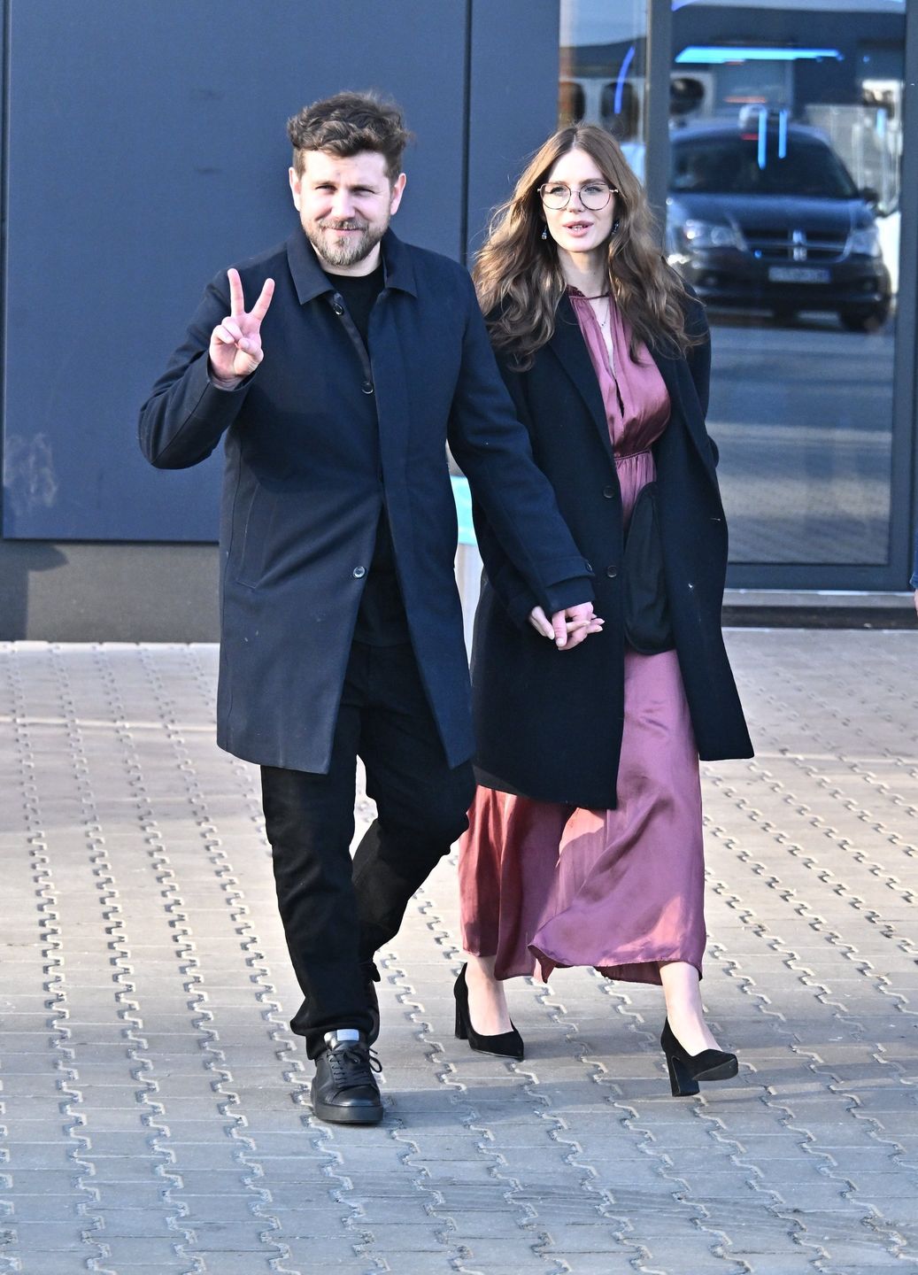 Antoni Królikowski, Izabela Banaś