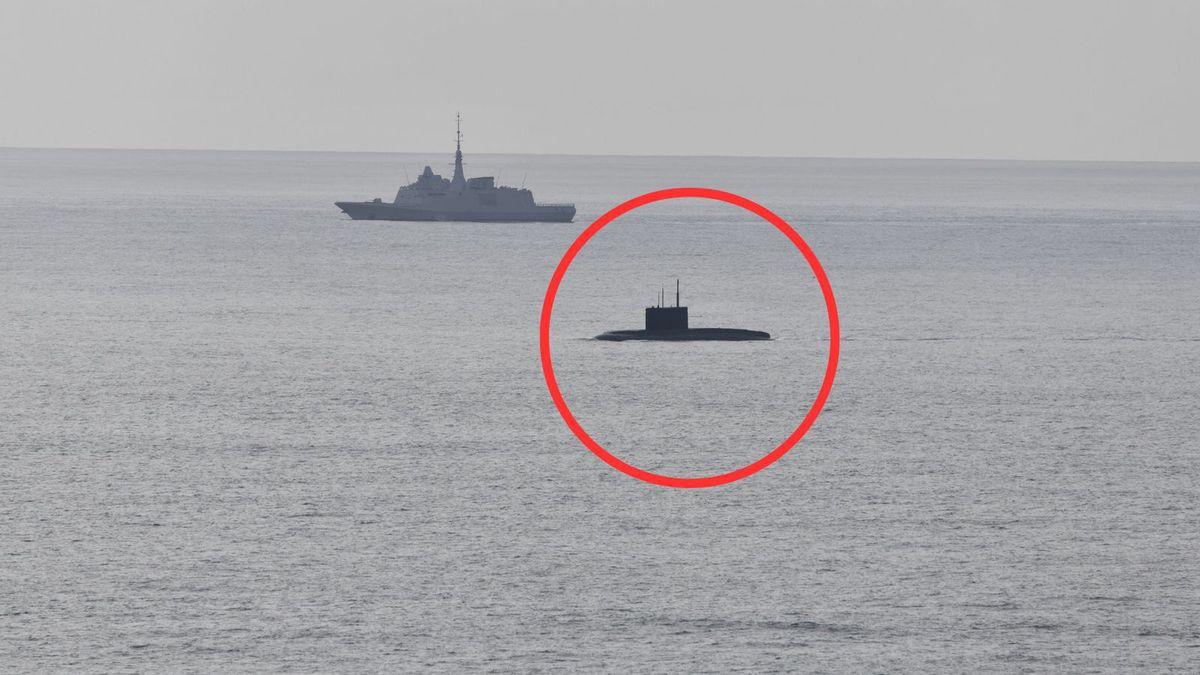 Rosyjska łódź podwodna u wybrzeży Francji