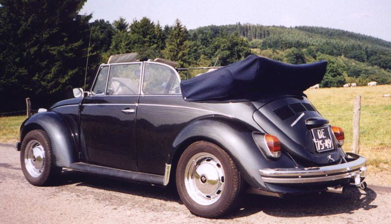Volkswagen Beetle Cabrio (fot. carsguidereview.com)