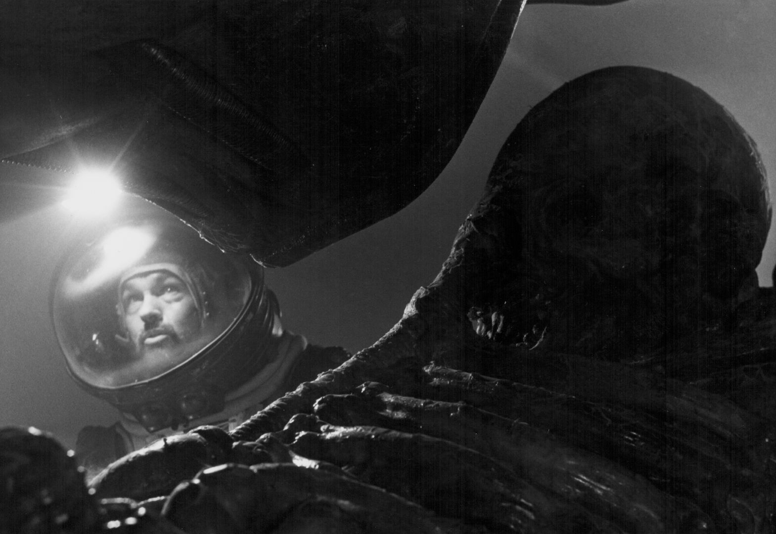 Po co to robił? Christopher Nolan rozbił prawdziwego Boeinga, a mógł użyć CGI 4