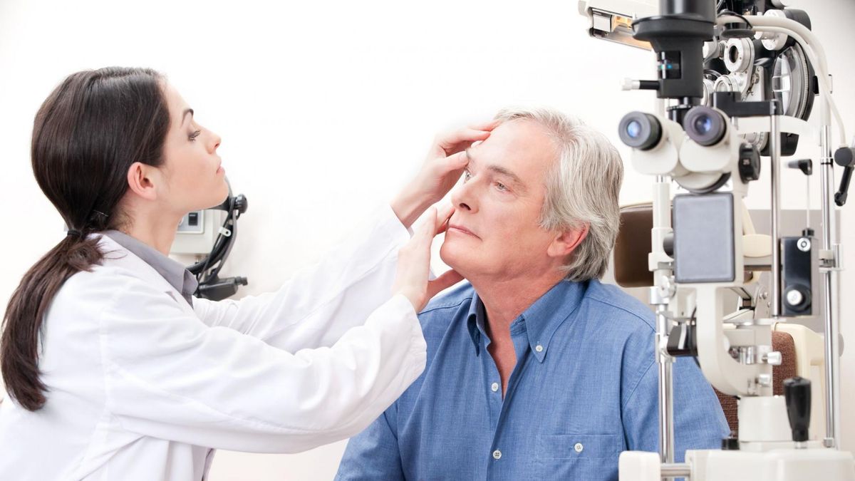 Chorobę Alzhaimera można rozpoznać na podstawie prostego badania oczu