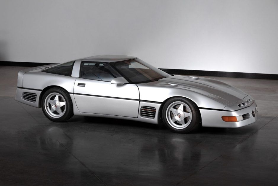 "Młot", który osiągał 410 km/h. Najszybsza Corvette Callaway SledgeHammer z 1988 r. jest na sprzedaż