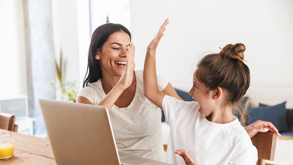 Internet jak mycie zębów. Naucz dzieci dobrych cyfrowych nawyków