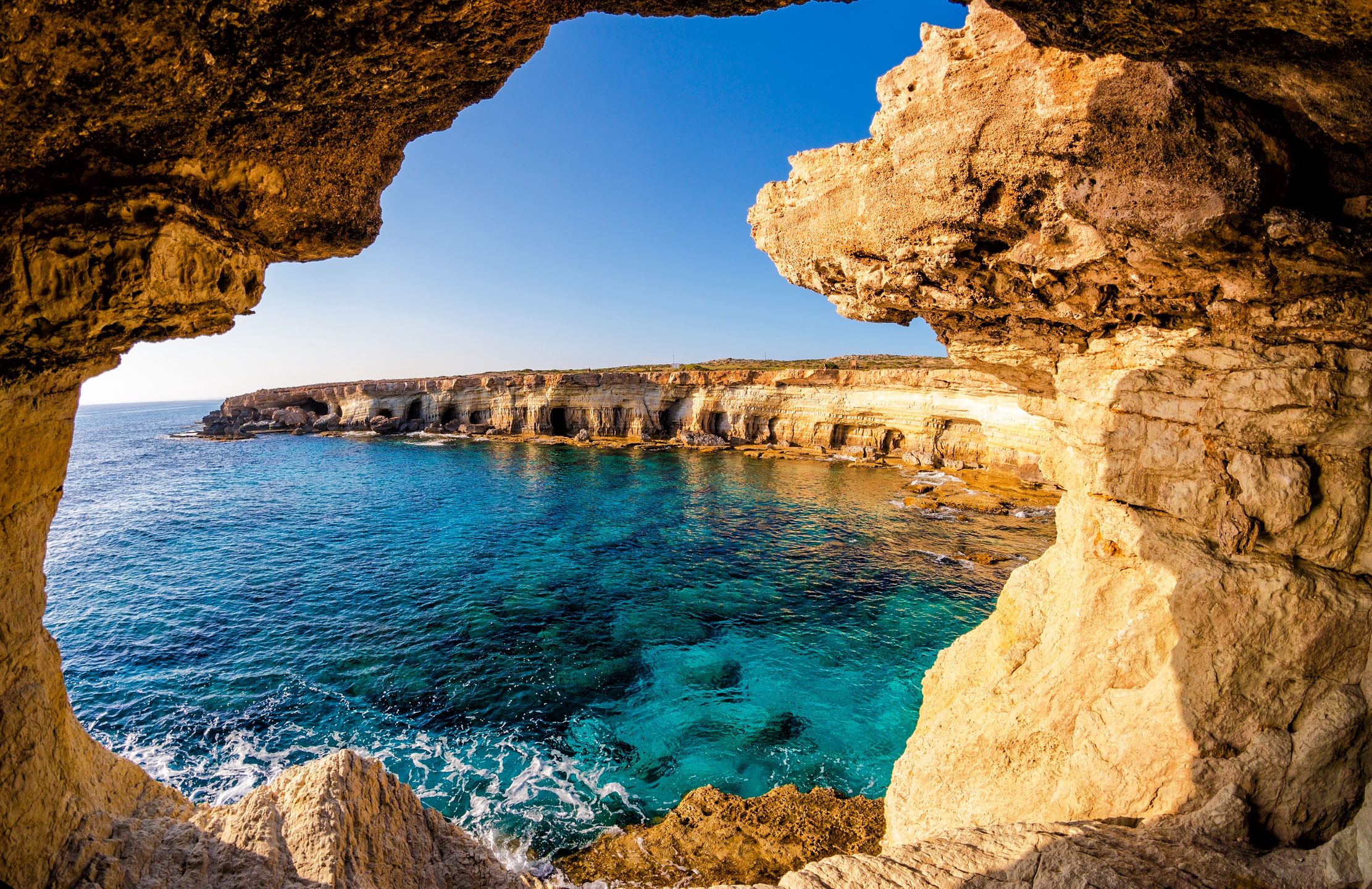 Ayia Napa i jej bajkowe wybrzeże