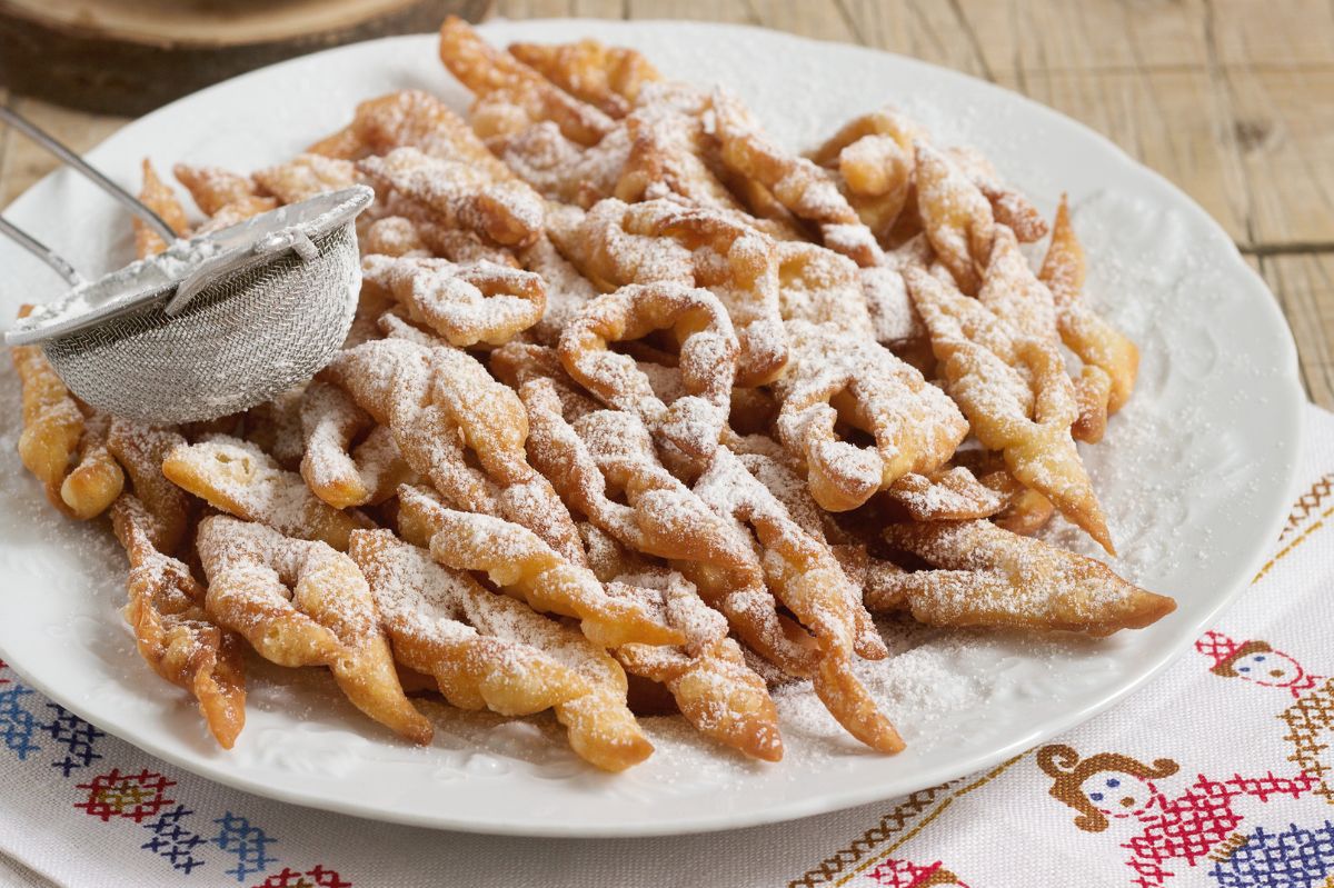 Oven-baked faworki: A lighter twist on carnival classics