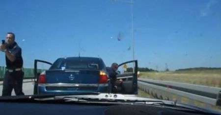 Rage Race vs. Policja: To jest rutynowa kontrola? [wideo]