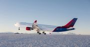 Historyczny moment w lotnictwie polarnym. Airbus A330 lądował na lodzie
