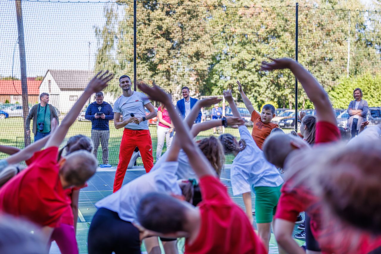Nie mów dziecku: idź, uprawiaj sport. Pokaż mu jak Ty to robisz!
