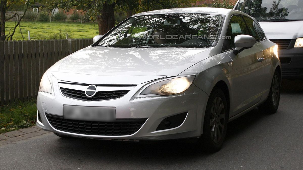 Trzydrzwiowy Seat Leon (fot. Automedia via WorldCarFans)