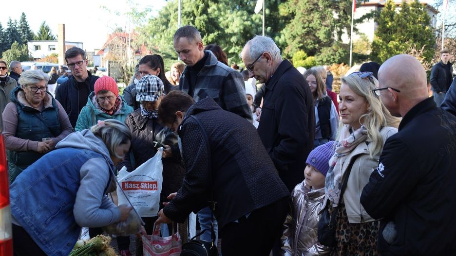 Wierni z Pleszewa ruszyli z pomocą dla lokalnych rolników