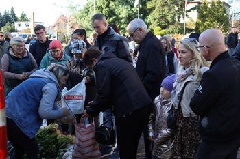 Pleszew: Ksiądz ruszył z pomocą rolnikom! Akcja przerosła oczekiwania