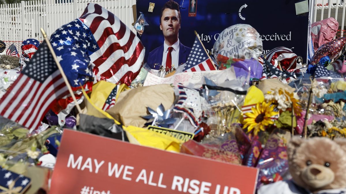 Zatrzymano uzbrojonego mężczyznę przed pogrzebem Charliego Kirka