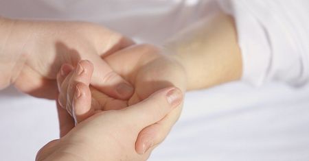 Masaże na bóle kręgosłupa, reumatyzm lub zwyrodnienia. Sprawdź, gdzie można je zrobić w Lublinie