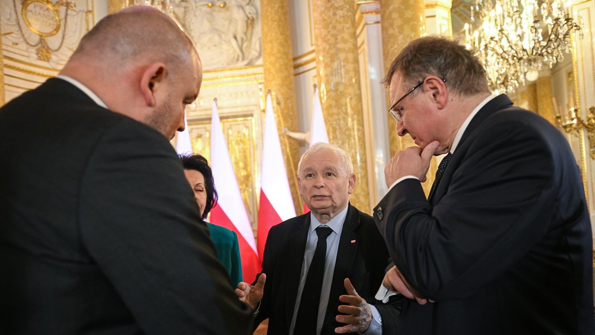 Jaros�aw Kaczy�ski, Jacek Kurski
Marcin Obara
PKW, prezydenckich, prezydenta rp, uchwa�a, uchwa�y, wr�czenie, wyniku wybor�w, zamek kr�lewski, polityk, polityka