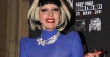 Lady Gaga znów pokazuje obwisły biust!