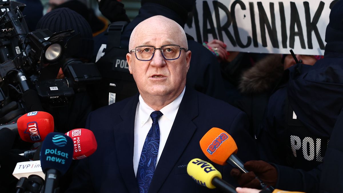 Polish National Electoral Commission Chairman Sylwester Marciniak
Chairman Sylwester Marciniak speaks to the media after the National Electoral Commission meeting, as people gather to protest near the commision headquarters in Warsaw, Poland on December 30, 2024. (Photo by Jakub Porzycki/NurPhoto via Getty Images)
NurPhoto
electoral meeting, person, chairman, warsaw event, gathering, media coverage, december 30, jakub porzycki, public protest, poland event, political event, judge, demonstration, photo, electoral, warsaw protest, nurphoto, national electoral commission, political protest, polish, elections, media briefing, commission, pkw, media, political commission., panstwowa komisja wyborcza, sylwester marciniak, commission headquarters, december event, polish politics, protestors, political gathering