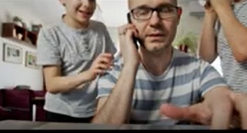 Orange w nowej kampanii o tym, jak ważny jest superszybki światłowód (wideo)