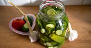 Genialny patent na ogórki małosolne. Zrobisz je ekspresowo