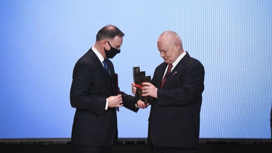 Adam Glapiński z nagrodą prezydenta Andrzeja Dudy 