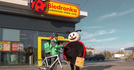 Uber Eats i Biedronka razem. Zakupy z dostawą pod drzwi