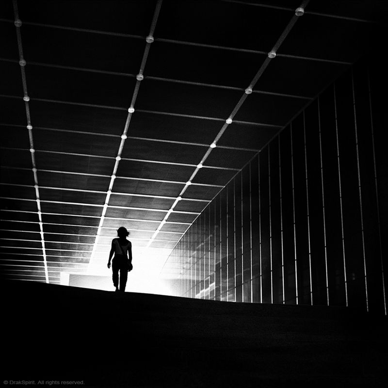 DrakSpirit pokazuje swój świat w mrocznych, geometrycznych fotografiach 4