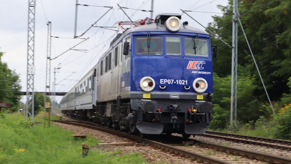 Pociągi i komunikacja miejska zazwyczaj w święta cieszą się dużym powodzeniem