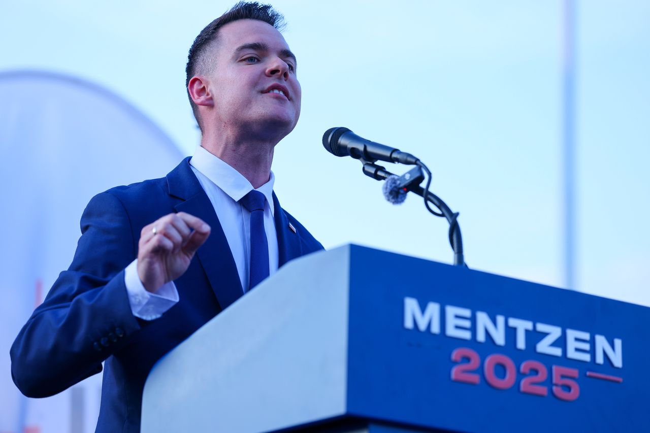 Doradca Dudy wsparł Mentzena. "Prezydentowi to nie przeszkadza"
