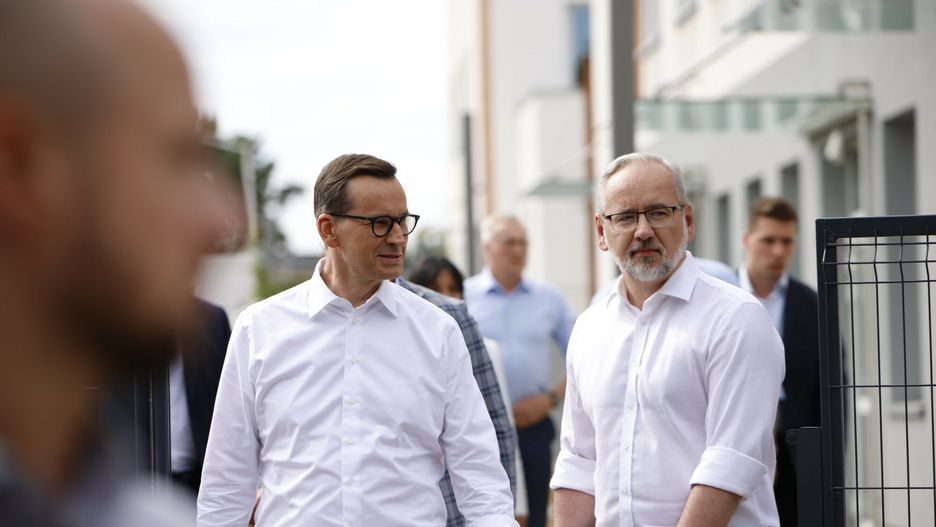 Piknik z udzia?em premiera w Wo?ominie
10.07.2023 Wolomin Wizyta premiera Mateusza Morawieckiego w Wolominie
fot Filip Naumienko/REPORTER
n/z: Mateusz Morawiecki, Adam Niedzielski
Filip Naumienko/REPORTER