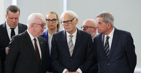 Byli prezesi TK piszą do prezydenta. Mają plan na wyjście z impasu