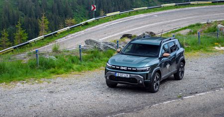 Dacia Duster Hybrid-G 4x4 na najpiękniejszej drodze świata: nie ma wyzwań, są przygody