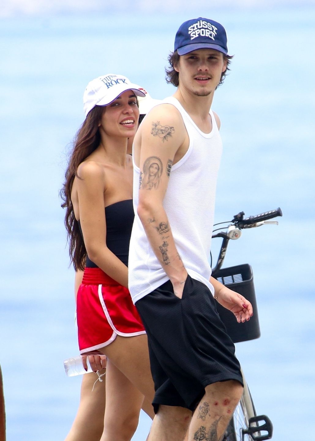 19-letni Cruz Beckham wczasuje się ze starszą o dekadę ukochaną