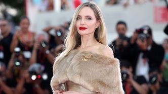 Angelina Jolie stawiła się na planie filmowym z wyraźnie KRÓTSZYMI włosami. Pasuje jej NOWA FRYZURA?