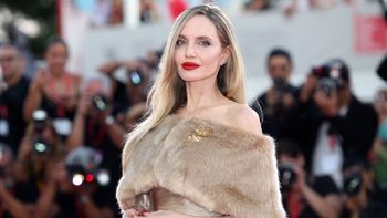 Angelina Jolie stawiła się na planie filmowym z wyraźnie KRÓTSZYMI włosami. Pasuje jej NOWA FRYZURA?
