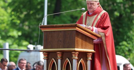 Kardynał Nycz o wychowaniu dzieci. "Kościół musi zająć się formacją rodzin"
