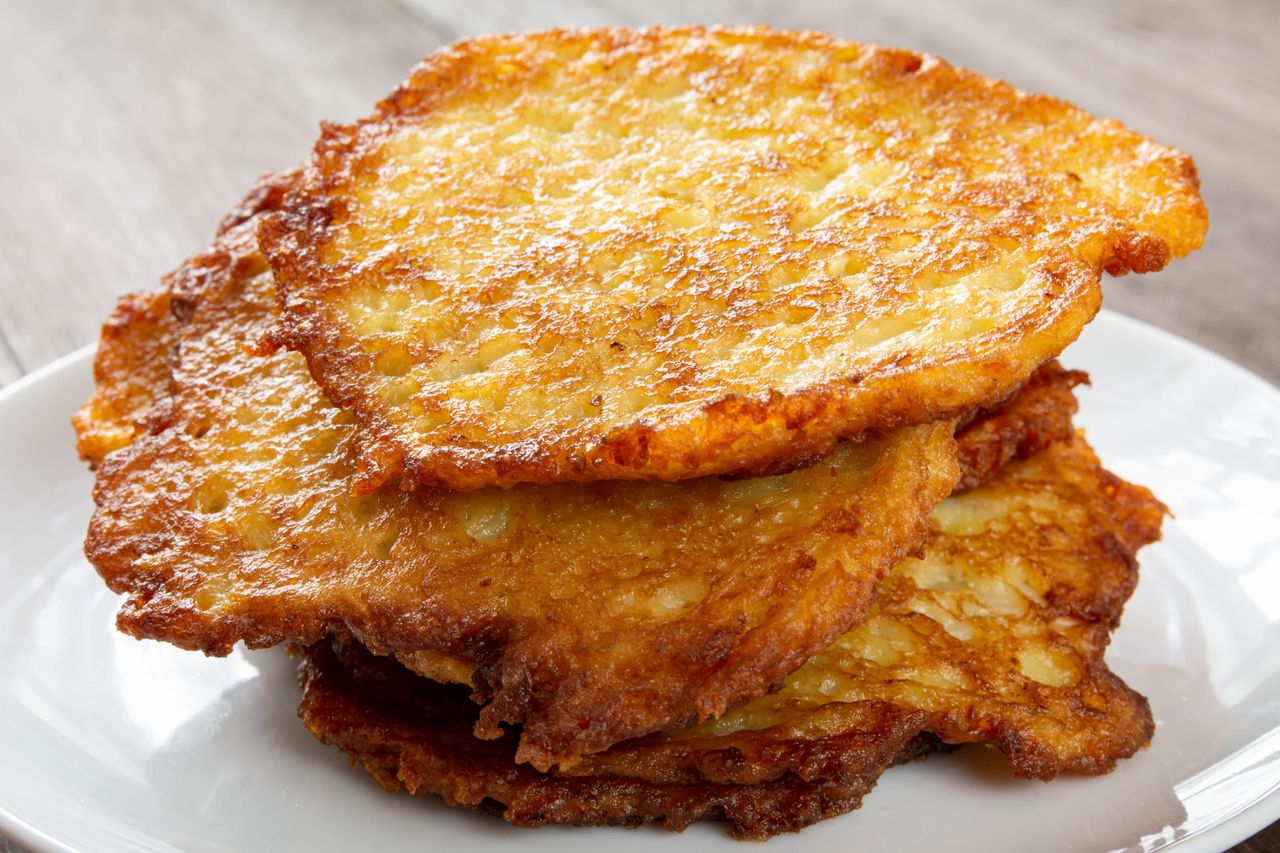 Ciocia dodaje 1 łyżeczkę do placków ziemniaczanych. Wychodzą 100 razy bardziej chrupiące i pulchne