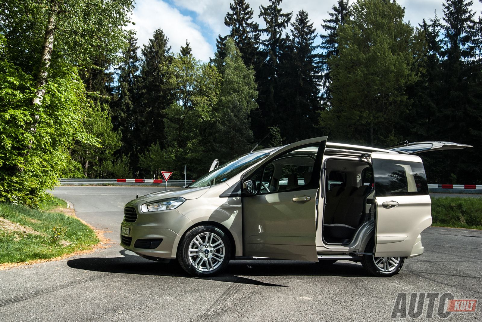 Ford Tourneo Courier 1,0 EcoBoost i 1,6 TDCi - pierwsza jazda [galeria] 25