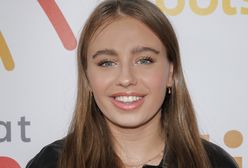 Oliwia Bieniuk chwali się figurą w mocno wyciętej sukience. "Kiedyś w niej wyjdę"