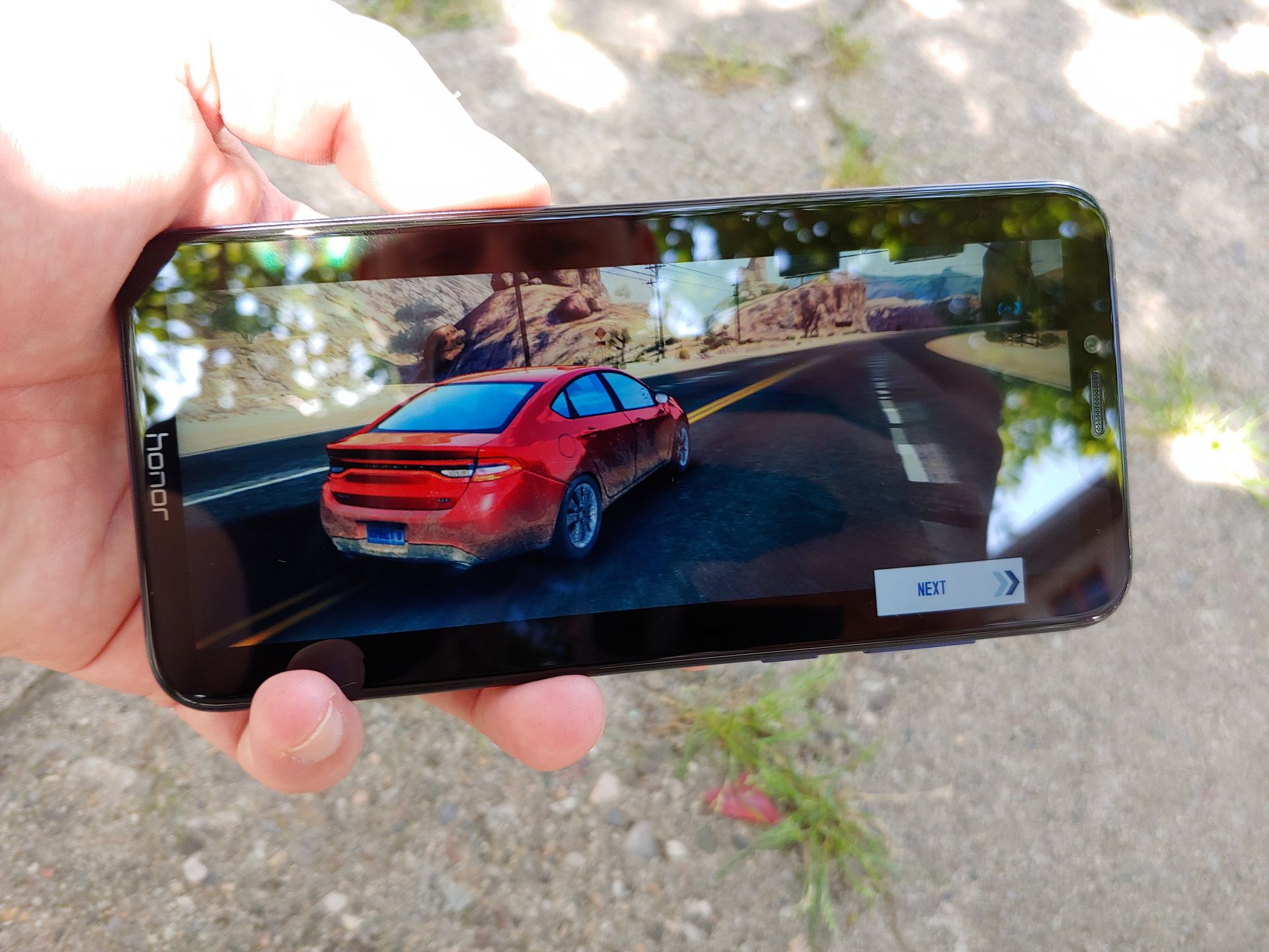 Najtańszy smartfon z flagową specyfikacją. Honor Play wchodzi do Polski 3