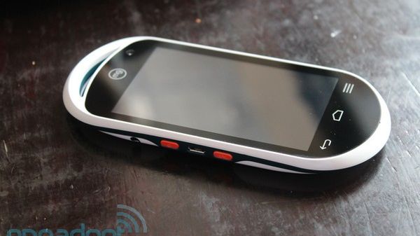 W skrócie: Obniżki cen telefonów u operatorów, tablet z IGZO LCD, PlayMG w przedsprzedaży 1