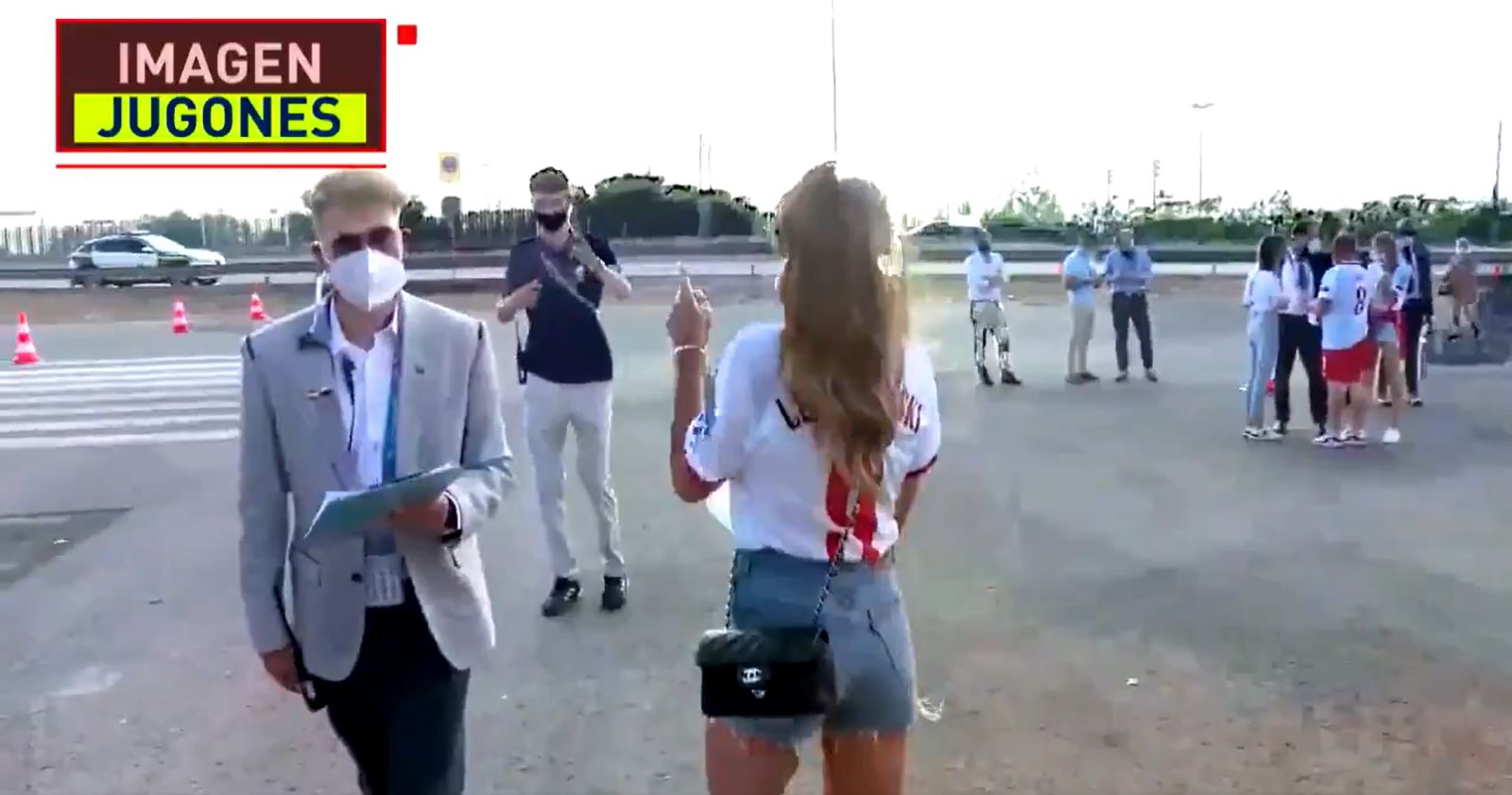 Anna Lewandowska rozprawia o przyszłości Roberta w rozmowie z dziennikarzem