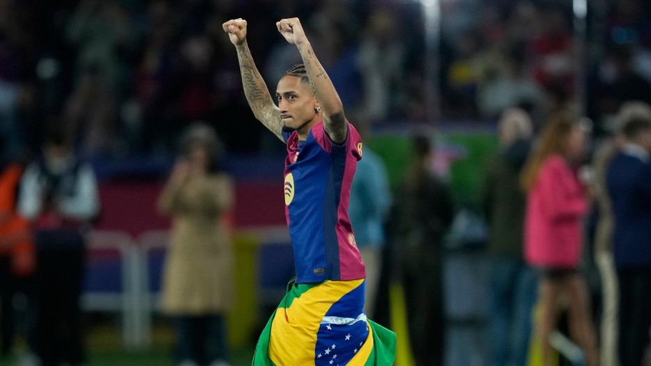 Raphinha przedłużył kontrakt z FC Barceloną.