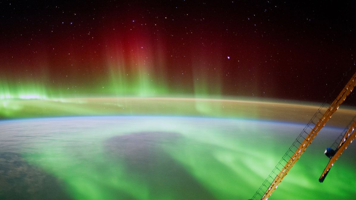 Burza magnetyczna widziana z wysokości 400 kilometrów 1