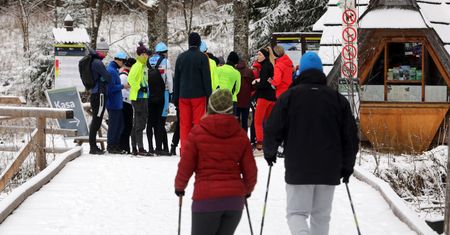 Zakopane pod śniegiem. Pogoda mogła zaskoczyć tak późnym atakiem zimy [ZDJĘCIA]