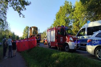 Koszmarny wypadek. Motocyklista wpadł prosto na kombajn