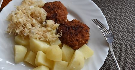 Kotlety po Mazursku. Tak soczystych w środku i chrupiących na zewnątrz jeszcze nie jadłeś
