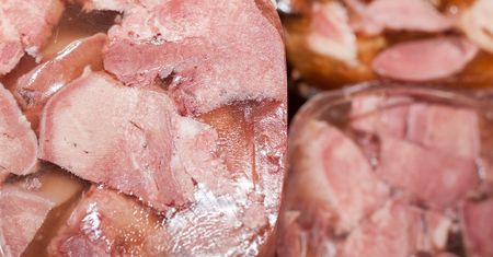 Polacy się zajadają. W nadmiarze zwiększa ryzyko nadciśnienia, podnosi cholesterol